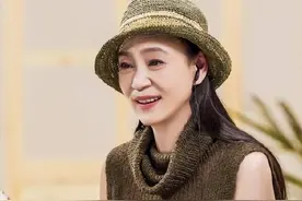 65岁刘雪华现状：单身住上海豪宅，遛狗打牌，称不愿出门享受安静图片