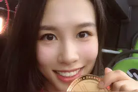 31岁单身跳水女神挑战本草纲目操，全程轻松不喘气，人民日报点赞图片