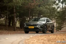 14.37万元起，设计个性的中型车，凡尔赛C5 X性价比表现如何？图片