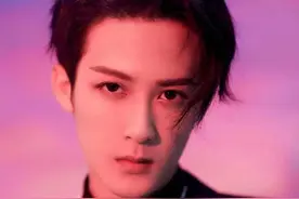 综艺影视两开花，檀健次火成四月锦鲤，他的翻红能够被复制吗？图片