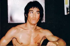 李小龙比试力量竟然输了！梁小龙爆料：不如王羽力量大图片