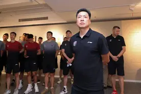 李春江执教上海2年：首赛季创造4强，背负巨大成绩压力铤而走险图片