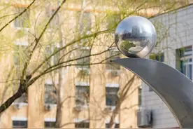 中共中央、国务院发文支持！这类人才需求旺盛，2025年缺口将超2000万！图片