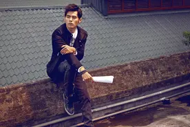 天王周杰伦跌下神坛，为何他宁愿牺牲自己的口碑，也要赚这钱呢？图片