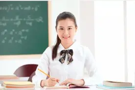 因为长得漂亮，被人请去当伴娘，谁知却惨遭伴郎的咸猪手图片