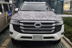 合资版陆巡终于下线，极有可能用4.0L自吸特供版，3.5T高配卖百万图片