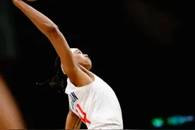 让整套首发！快船季前赛121-81吊打马卡比图片