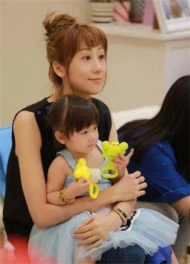 蒋丽莎：一个没时间坐月子的女明星