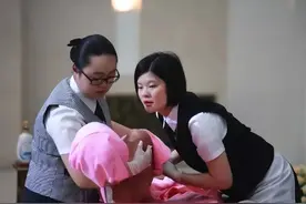 不能用手直接触摸身体，入殓师：与鬼神无关，即使是亲人也不可以图片