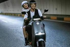 支持快充，有能量回收系统，这2款大品牌电动车，续航达300里以上图片