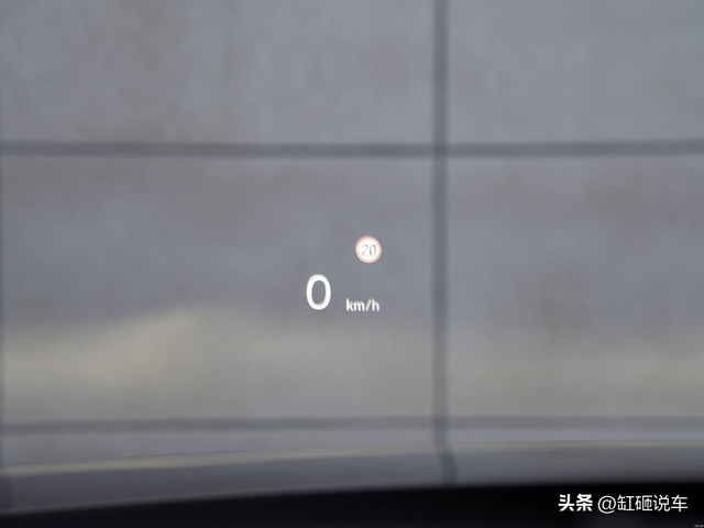 省油实惠的合资SUV，年轻时尚空间大，才16万起，解读本田CRV