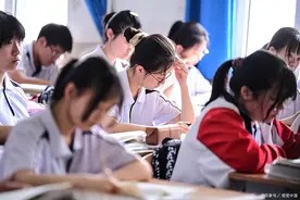 2022年高考成绩公布！高分频出600+“扎堆”，考生害怕本科线上涨图片