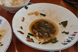 湖南菜的特点就是重油重辣，比其他吃辣的省份显得豪爽图片