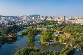 退休了，每年夏天都去昆明，不用开空调，风光秀美环境宜人图片