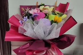 高中数学老师一天只有两节课，太轻松？带你了解一下。图片