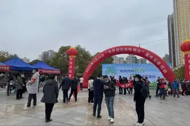 世界防治结核病日 武汉13家医院专家为市民“把脉”健康图片