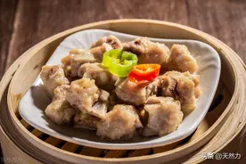 原汁原味的清蒸排骨，老广的家常做法，鲜嫩多汁，老少皆宜图片