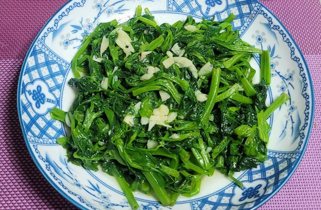 花胶黑豆汤 花胶黑豆煲汤有什么功效