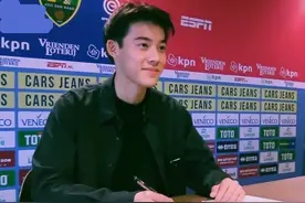 恭喜国足，恭喜中国足球，李明之子李嗣镕留洋欧洲图片