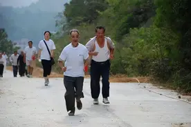 这是3种公认的“长寿”运动，每天坚持1小时，轻松活到100岁图片