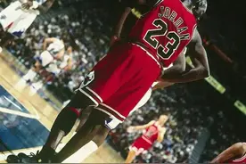 NBA球衣拍卖价格排名，最低韦德七千美元，最高乔丹上千万图片