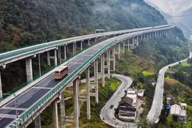 是我们技不如人吗？为何中国公路频繁翻修，而日本却常年如新？图片