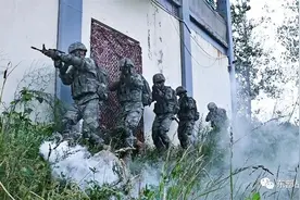 装甲步兵，全力出击！图片