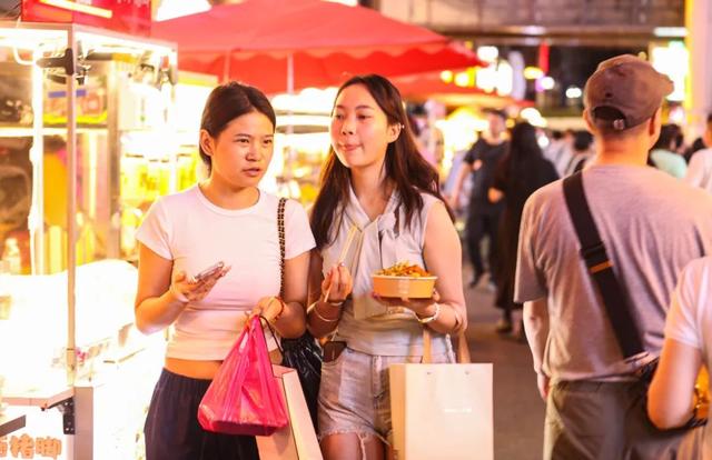 贵阳太平路，越夜越精彩！