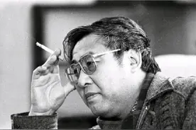 路遥稿费不低为何穷困？只抽好烟一天3包，6年烟钱够买几套房产图片