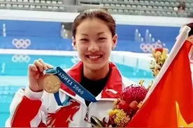 史无前例的跳水“女皇”伏明霞图片