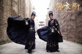 明朝锦衣卫的“飞鱼服”和“绣春刀”到底是什么样？图片