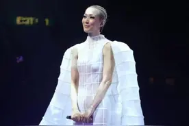 许志安亮相郑秀文演唱会苍老憔悴！歌迷却哭成泪人？图片