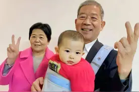 67岁高龄生娃后续：曝妈妈脑梗入院，愿为3岁女儿活到110岁图片