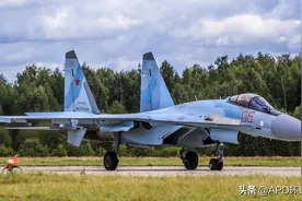 惊险！美俄空中“拼刺刀”图片