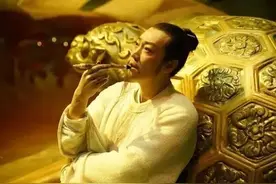 李白死里逃生后，惊喜交加，笑着写下一首诗，惊艳后世1000年！图片