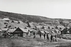 两国为争夺一块土地爆发战争，打到一半才回过神：土地是中国的图片