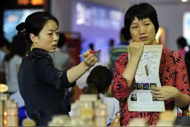房产证上别轻易写夫妻俩的名字，以前不明白为啥，现在知道还不晚图片