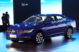 12.7万提了2023宝来，又去开威朗pro，对比后气的哇哇大哭！图片