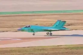 歼35为何能击败歼20与鹘鹰，赢得舰载四代机的桂冠？图片