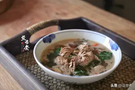 这早餐，大多数人没有吃过，整一副腰子再丢一把枸杞叶煮就是美食图片