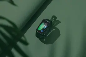 华为手环 8图赏，华为专业健康管理，轻若无物的时尚健康手环图片