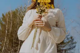 千万不要一直和父母住在一起图片