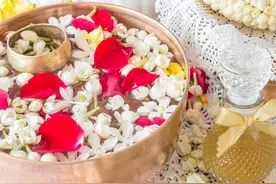 自从儿子娶了爱炫富的媳妇，我们家成了亲戚眼里的刺，幸好离婚了图片