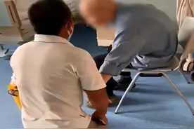 老人3小时被护工狂扇57巴掌，哭声哀求：别打了，我再也不敢了！图片