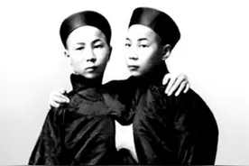 华裔连体兄弟巡演暴富，娶英国姐妹花，生22个孩子，走上人生巅峰图片