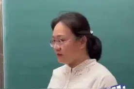 高三最后一课师生落泪拥抱 毕业季感动瞬间图片