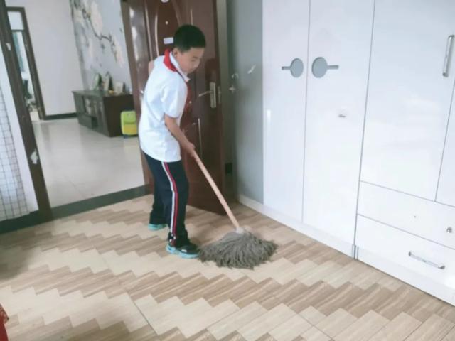 ԱǣһͶСѧȶӿչһͶڡϵлʵ