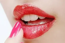 美丽妆阁丨做完唇后的护理有哪些需要注意的事项？图片