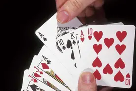 54张扑克内有乾坤，为何有4种花色，牌上的12个人又是谁？图片