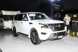 实拍新款日产途乐！80万的大V8，块头大颜值高，陆巡要被比下去了图片